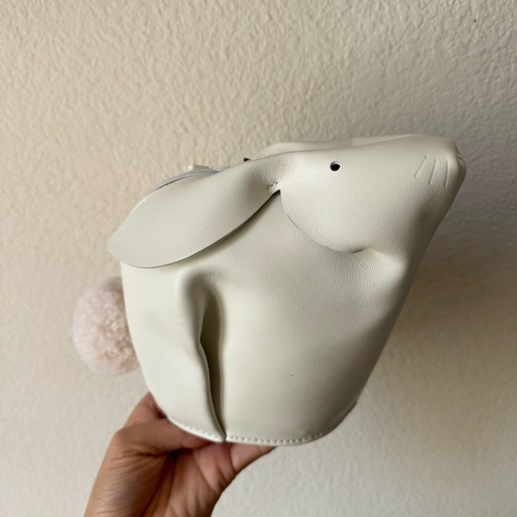 White Cream Mini Bunny Leather Crossbody Bag Fun Animal Shaped Fluffy B7/S9 - Picture 1 of 14